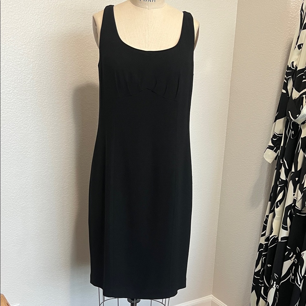 Chic Black Sleeveless Midi Dress